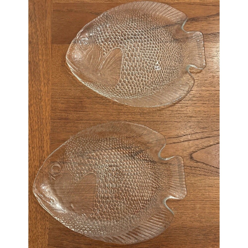 Arcoroc France Pressed Glass Fish-shaped Plates Set of 2